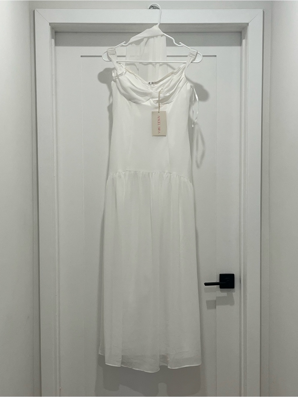 Women’s White Sleeveless Maxi Dress